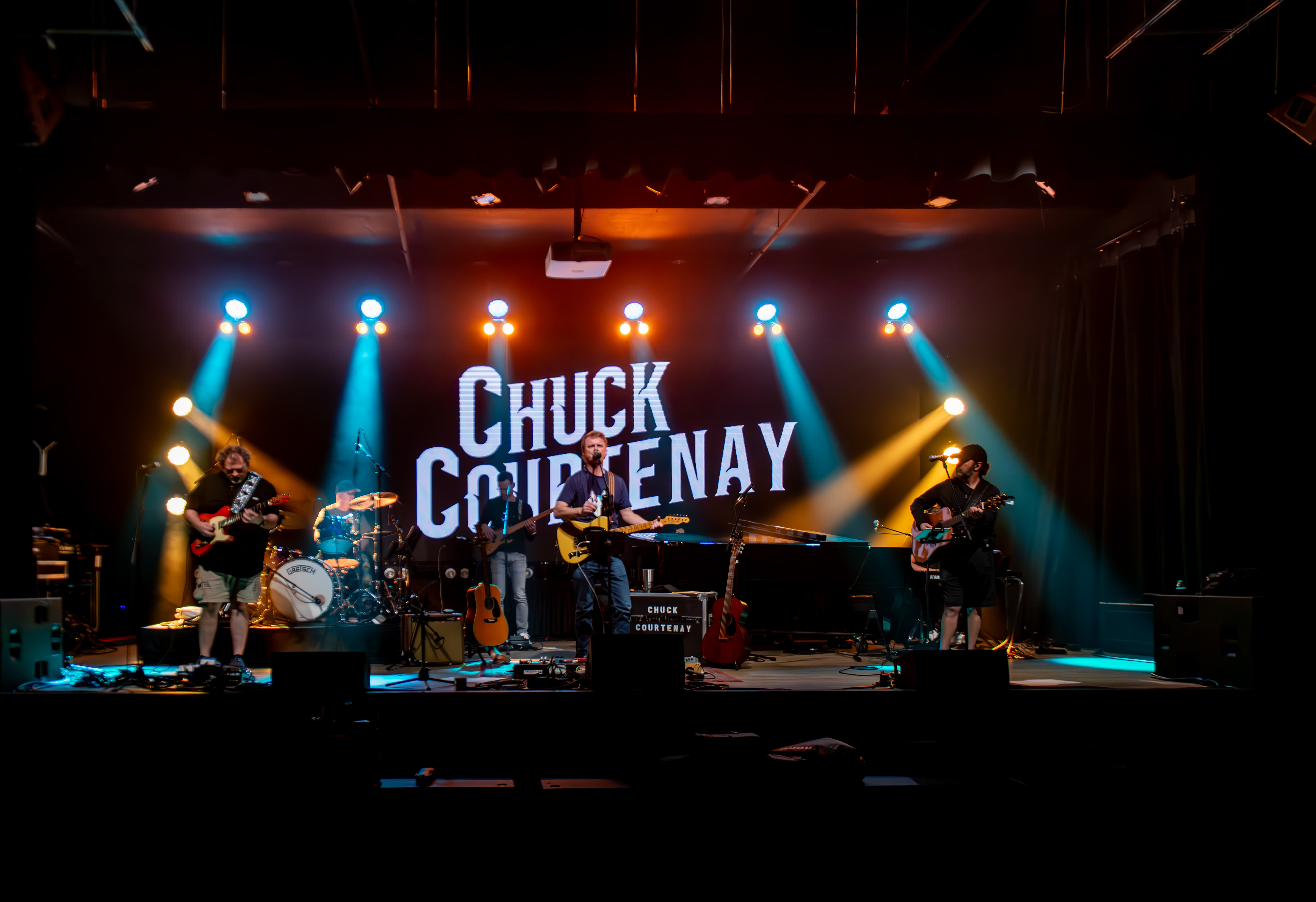 Chuck Courtenay District Live performance