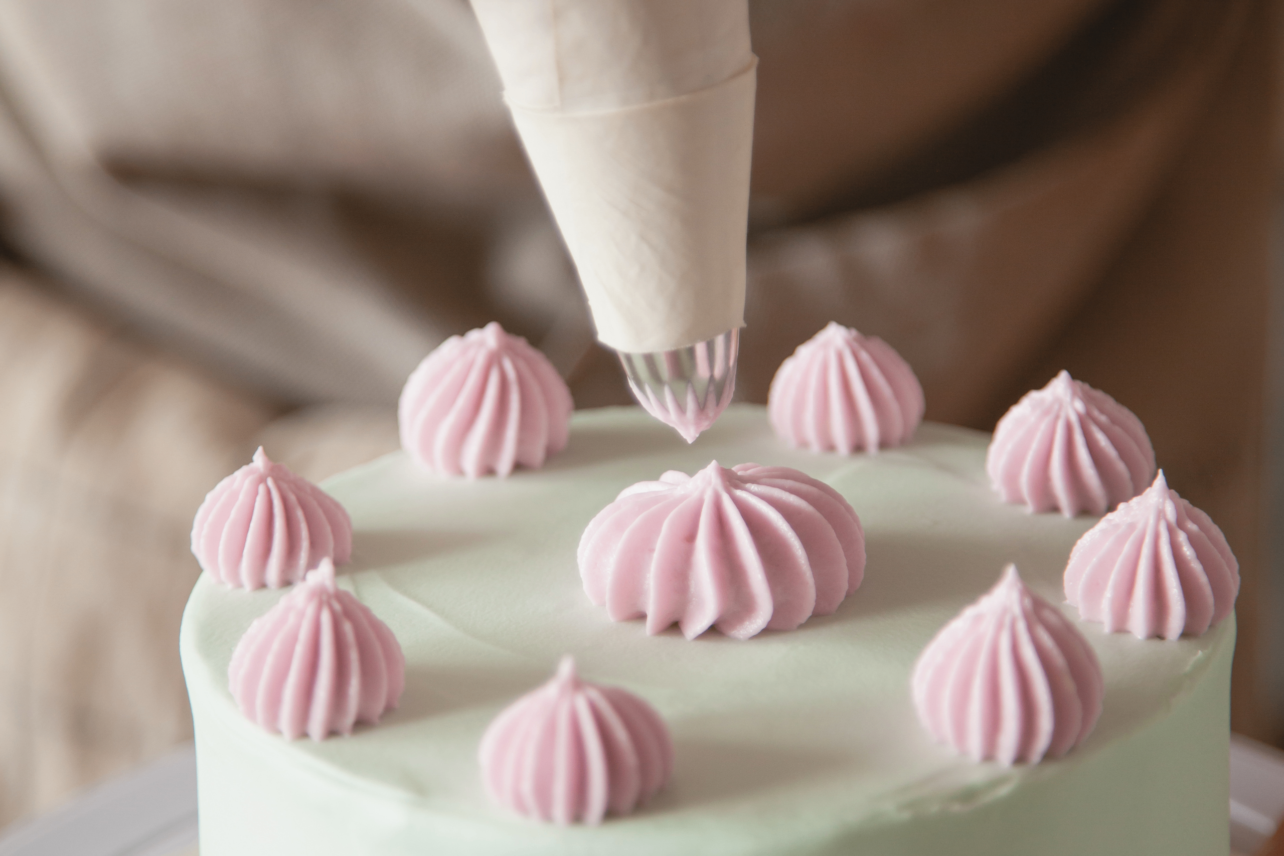Icing Out Cancer: Cake decorating for a cause